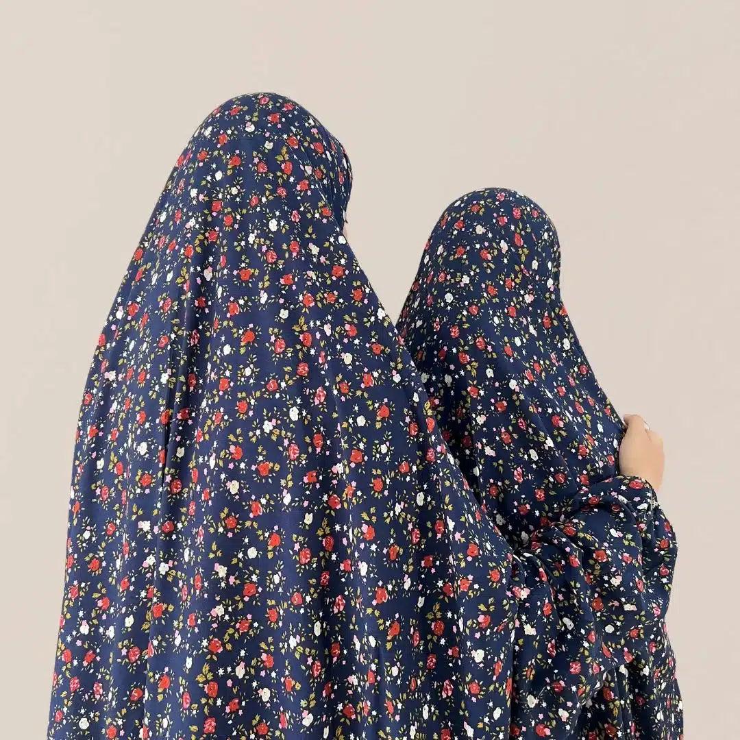 Mother Daughter Duo With Sleeves