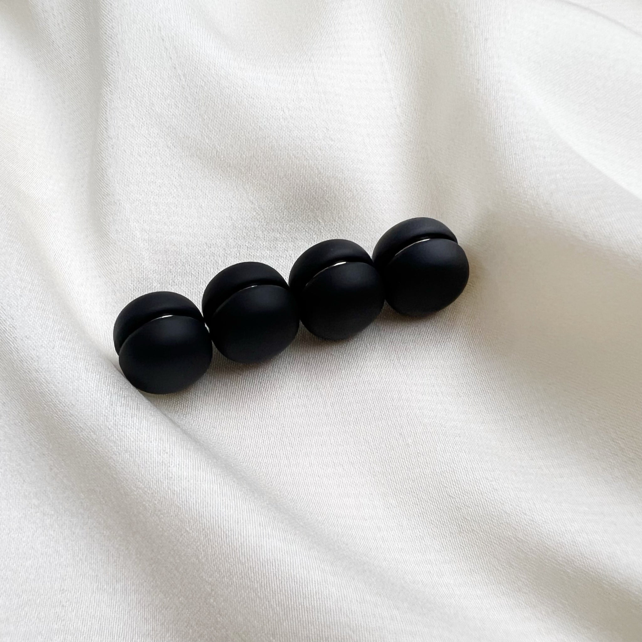 Black Round Muted Magnets