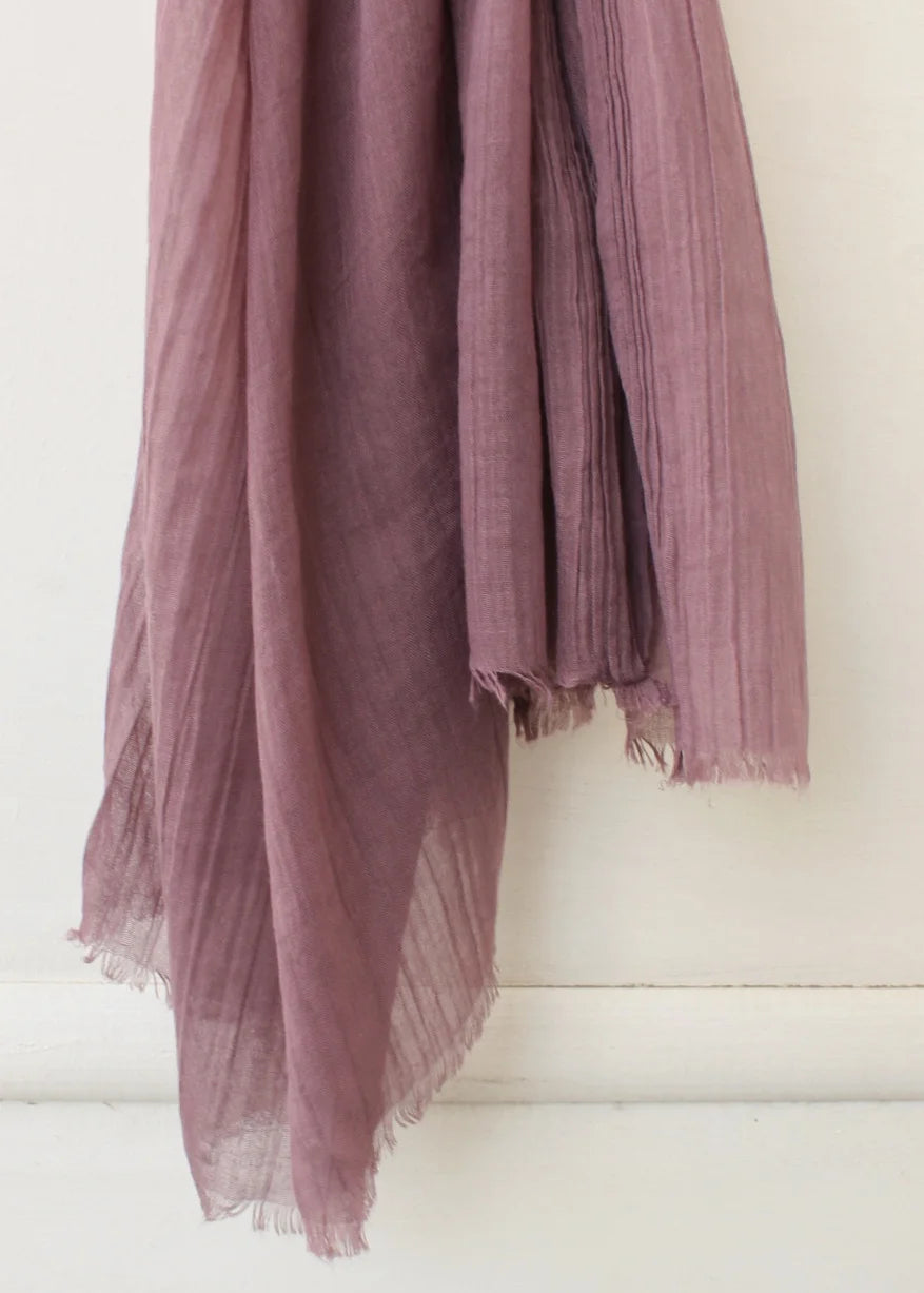 Feather Lawn Hijab Grape