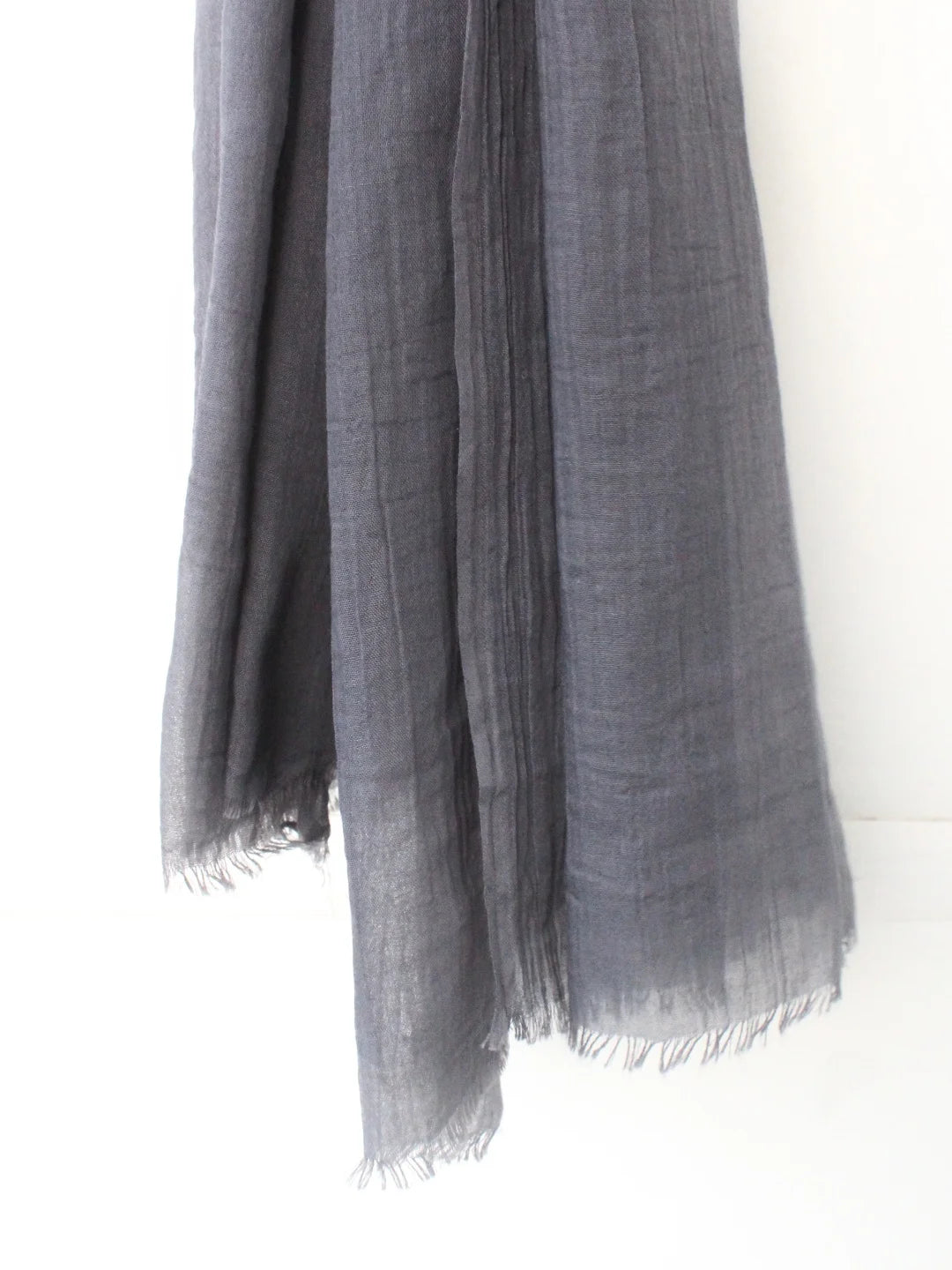 Feather Lawn Hijab Smoke