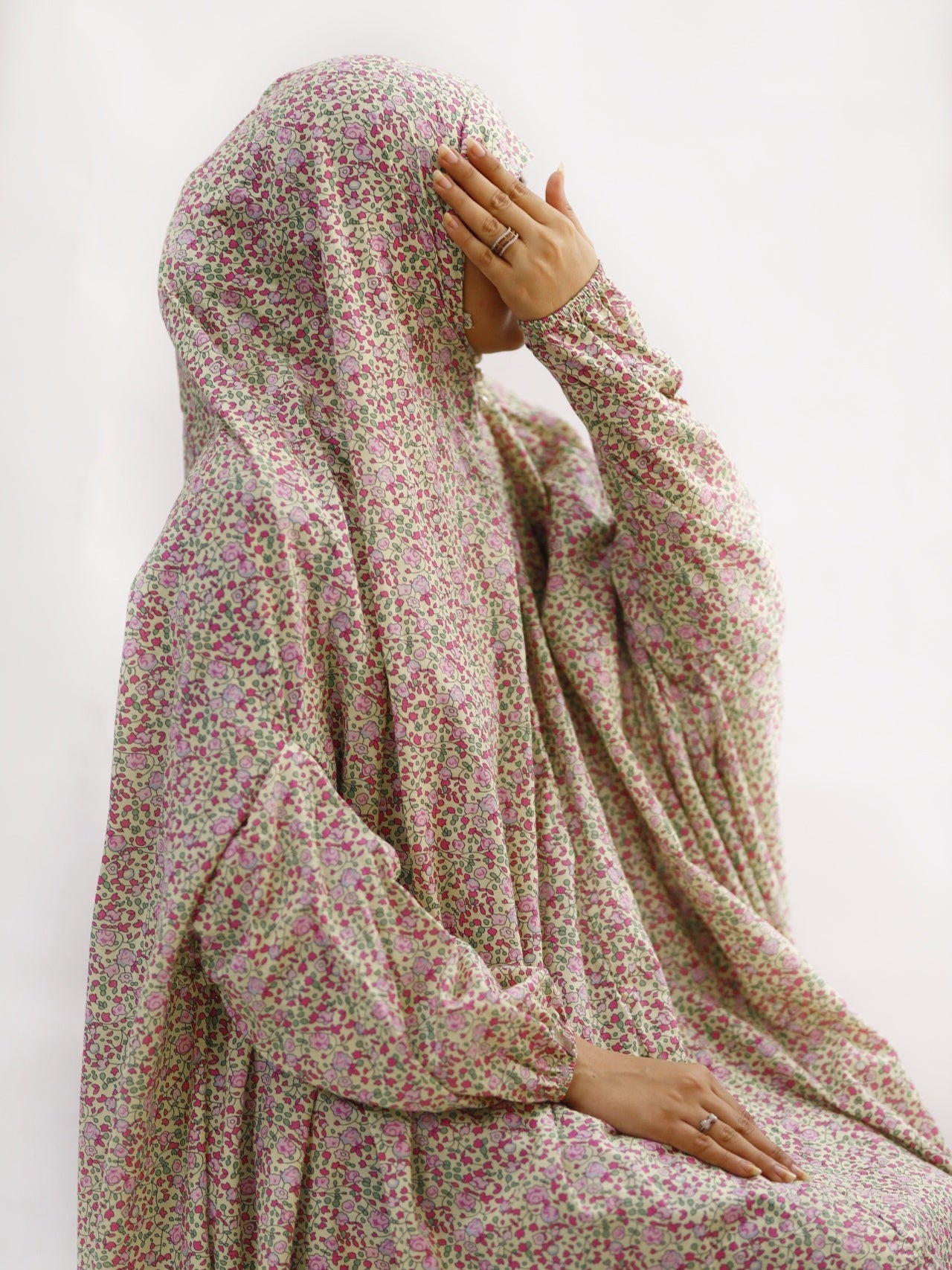 Knee Length Namaz Chadar (Lawn)